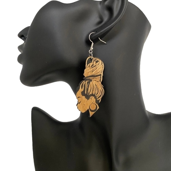 Loc Top Bun Girl Wood Earrings NWOT - Picture 1 of 2